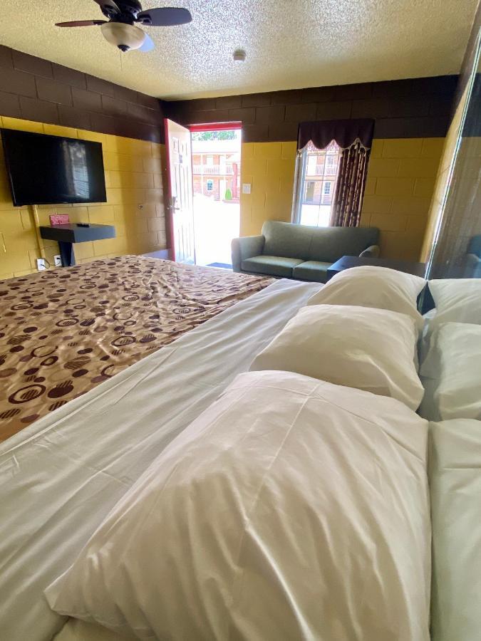 Savannah Inn And Suites Savannah Port Area Zewnętrze zdjęcie