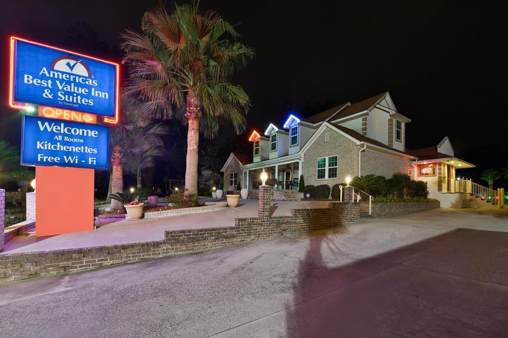 Savannah Inn And Suites Savannah Port Area Zewnętrze zdjęcie
