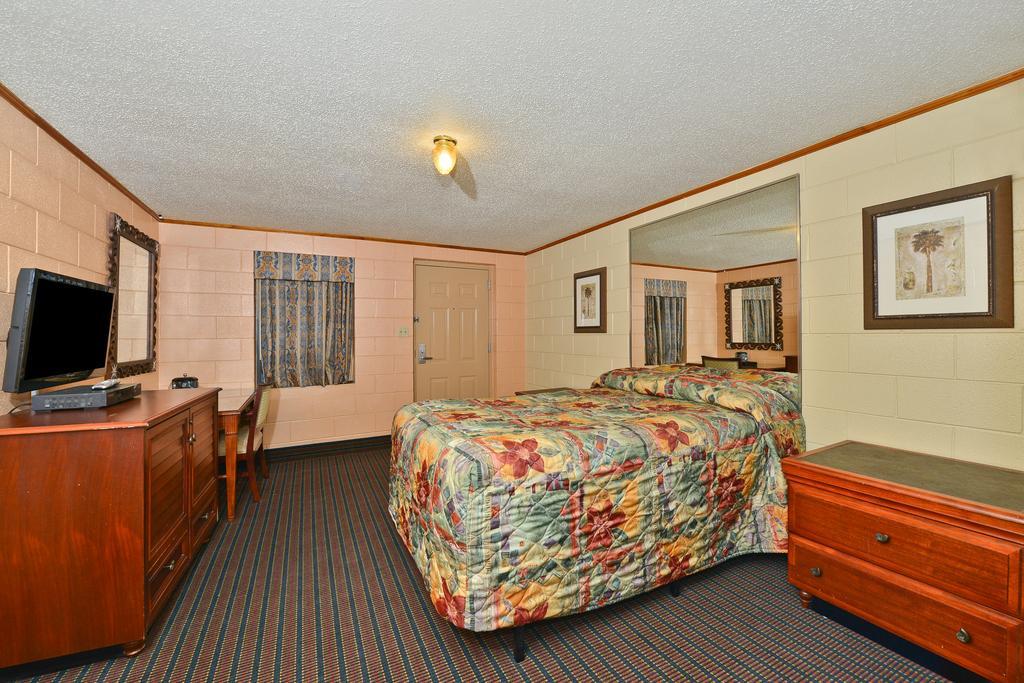 Savannah Inn And Suites Savannah Port Area Pokój zdjęcie